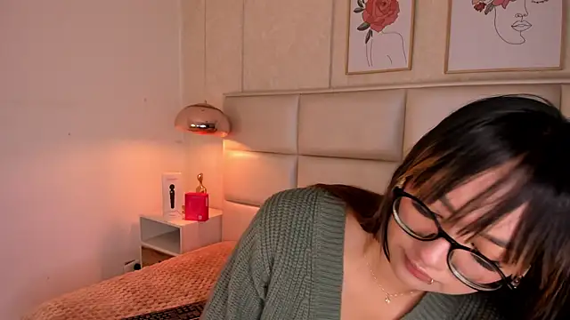 Aily Yozuko online show from 11/26/25, 02:45