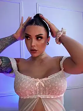 Snapshot of Ela_Doll_ chatting on 02/06/25, 08:23 Ela Doll online show from 02/06/25, 08:23