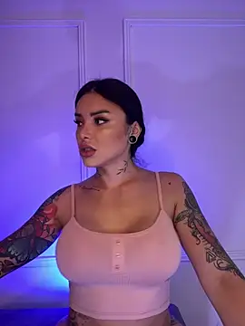 Snapshot of Ela_Doll_ chatting on 02/08/25, 12:39 Ela Doll online show from 02/08/25, 12:39