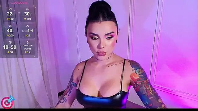 Snapshot of Ela_Doll_ chatting on 03/03/25, 11:24 Ela Doll online show from 03/03/25, 11:24