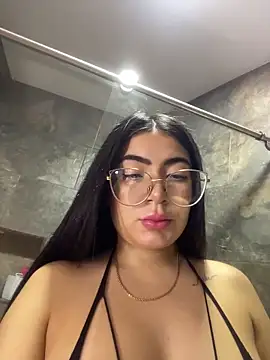 Mia 222 online show from 05/01/26, 11:26