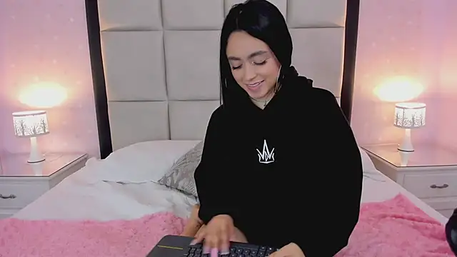 HannaClarrk  online show from 01/22/25, 05:49