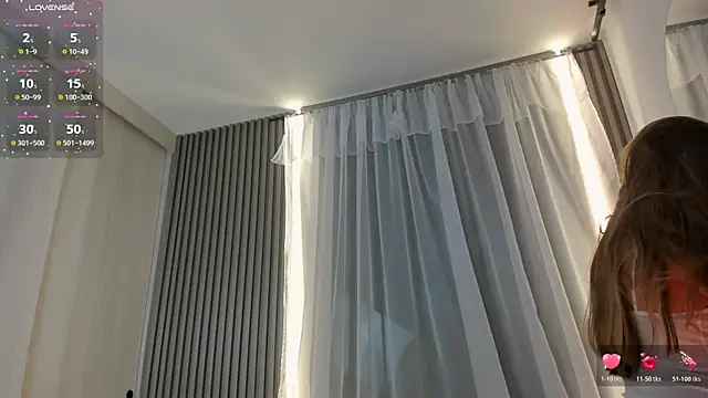 CarolineGraceX online show from 06/17/26, 11:05