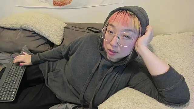 luxgray online show from 12/05/24, 03:48