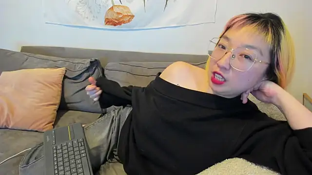 luxgray online show from 01/18/25, 03:20