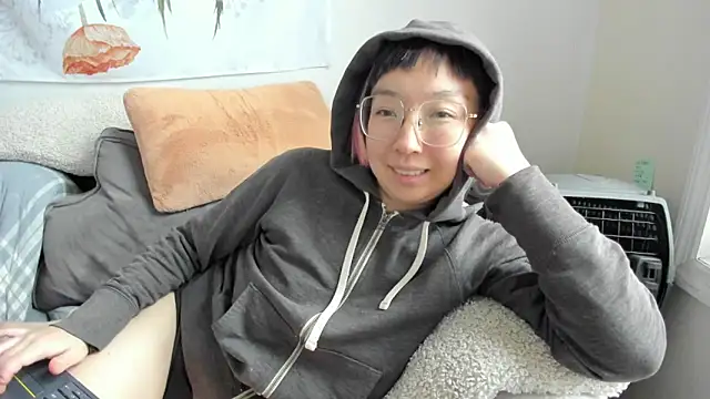 luxgray online show from 12/15/25, 08:13