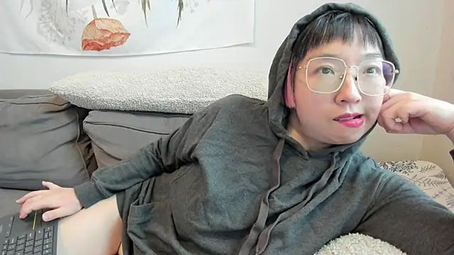 Snapshot of luxgray chatting on 01/05/26, 08:45 luxgray online show from 01/05/26, 08:45