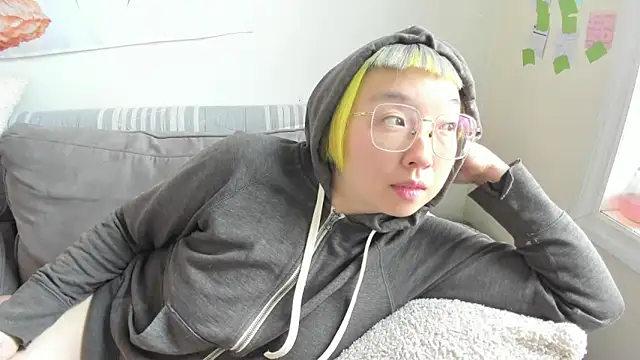 Snapshot of luxgray chatting on 03/08/26, 06:01 luxgray online show from 03/08/26, 06:01