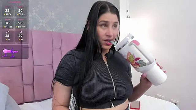 brithanyadams23 online show from 11/23/25, 03:23