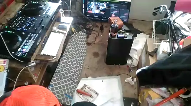 tongueispowerr6d9 online show from 01/14/25, 03:36