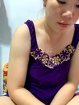 Baby-bigtits online show from 09/10/25, 01:44