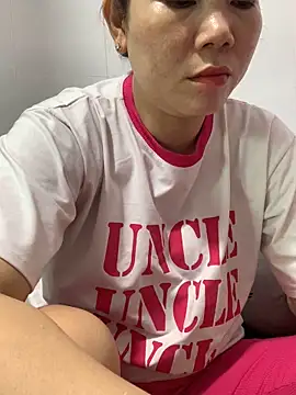 Baby-bigtits online show from 11/04/25, 02:54