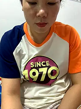 Baby-bigtits online show from 11/19/25, 05:07