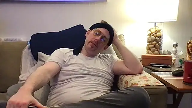 Snapshot of Rock_Pierce chatting on 11/17/25, 07:19 Rock Pierce online show from 11/17/25, 07:19