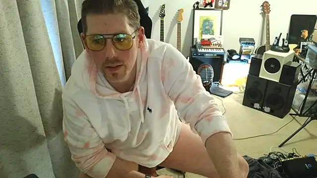 Snapshot of Rock_Pierce chatting on 11/18/25, 07:29 Rock Pierce online show from 11/18/25, 07:29