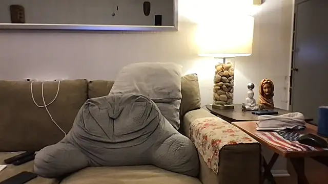 Snapshot of Rock_Pierce chatting on 12/15/25, 11:25 Rock Pierce online show from 12/15/25, 11:25