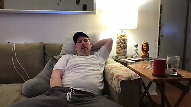 Snapshot of Rock_Pierce chatting on 12/17/25, 11:33 Rock Pierce online show from 12/17/25, 11:33