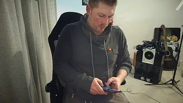 Snapshot of Rock_Pierce chatting on 01/11/26, 10:48 Rock Pierce online show from 01/11/26, 10:48