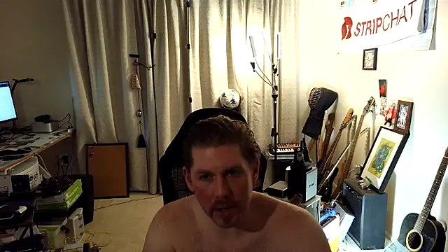 Snapshot of Rock_Pierce chatting on 06/15/26, 04:20 Rock Pierce online show from 06/15/26, 04:20