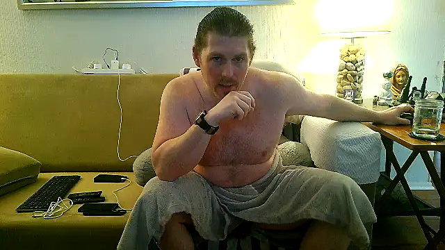 Snapshot of Rock_Pierce chatting on 06/30/26, 04:08 Rock Pierce online show from 06/30/26, 04:08