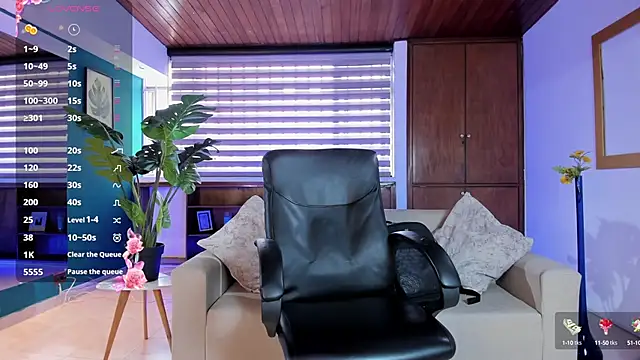 Snapshot of IsabellaaJoness chatting on 10/08/25, 12:36 IsabellaaJoness online show from 10/08/25, 12:36