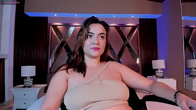 Snapshot of IsabellaaJoness chatting on 11/15/25, 03:37 IsabellaaJoness online show from 11/15/25, 03:37