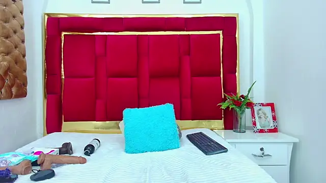 CoralHarrinson online show from 01/12/25, 10:43