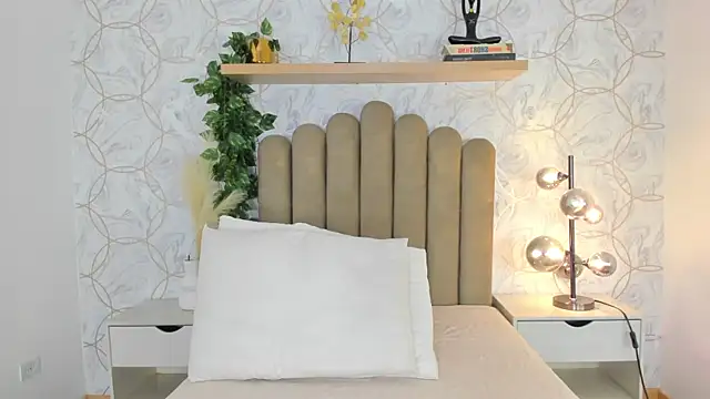 Roma  love online show from 10/27/25, 12:09