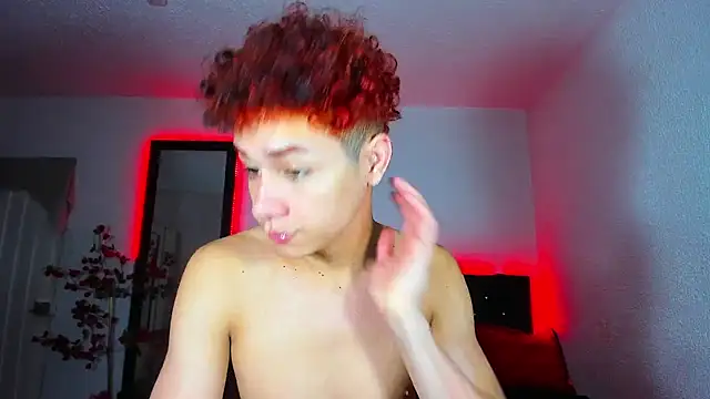 Snapshot of DavidfullOFlove chatting on 01/15/25, 12:51 DavidfullOFlove online show from 01/15/25, 12:51