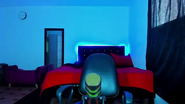 Snapshot of DavidfullOFlove chatting on 03/01/25, 06:00 DavidfullOFlove online show from 03/01/25, 06:00