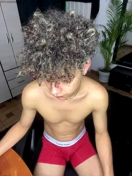 Snapshot of DavidfullOFlove chatting on 10/29/25, 11:17 DavidfullOFlove online show from 10/29/25, 11:17