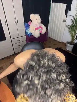 Snapshot of DavidfullOFlove chatting on 10/31/25, 09:16 DavidfullOFlove online show from 10/31/25, 09:16