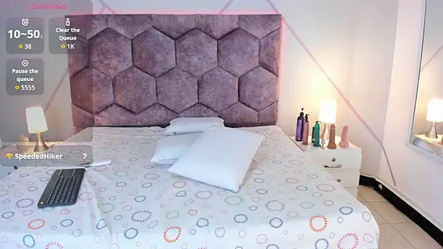 emmy lander online show from 12/13/25, 07:53