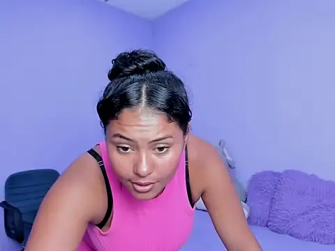 Snapshot of ariel_milk chatting on 03/12/25, 12:53 ariel milk online show from 03/12/25, 12:53