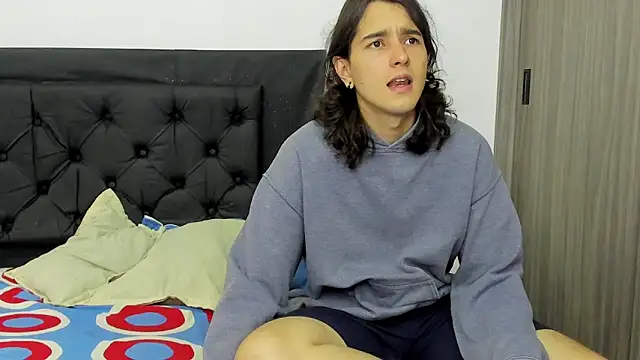 Snapshot of alex_connorr chatting on 01/03/25, 08:32 alex connorr online show from 01/03/25, 08:32