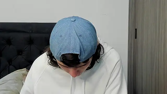 Snapshot of alex_connorr chatting on 01/07/25, 05:42 alex connorr online show from 01/07/25, 05:42