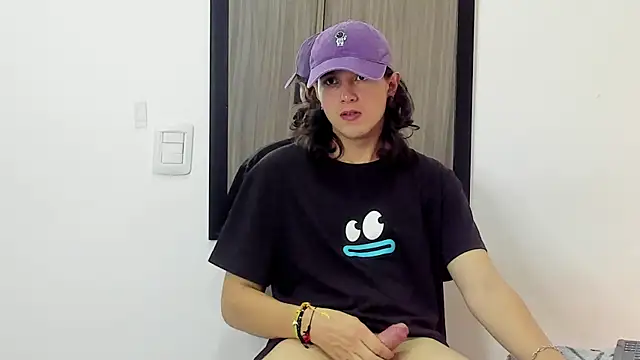 Snapshot of alex_connorr chatting on 01/29/25, 07:00 alex connorr online show from 01/29/25, 07:00