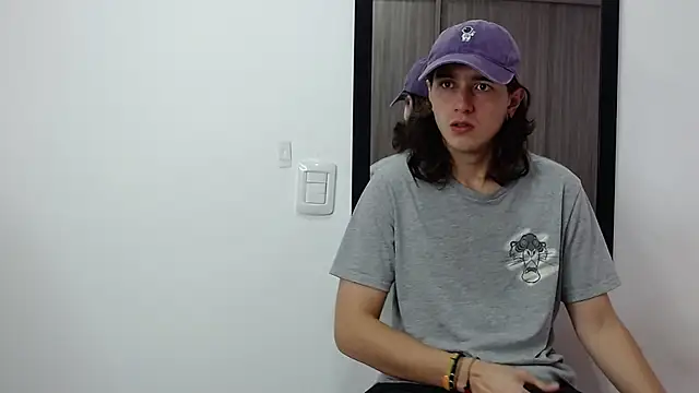 Snapshot of alex_connorr chatting on 02/14/25, 08:37 alex connorr online show from 02/14/25, 08:37