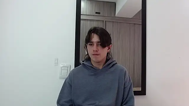 Snapshot of alex_connorr chatting on 02/19/25, 04:00 alex connorr online show from 02/19/25, 04:00