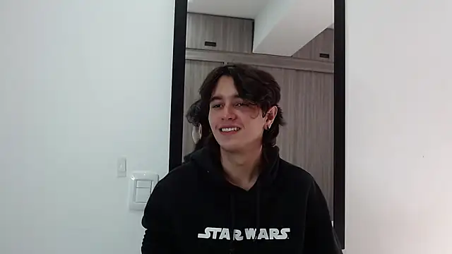 Snapshot of alex_connorr chatting on 02/25/25, 02:44 alex connorr online show from 02/25/25, 02:44