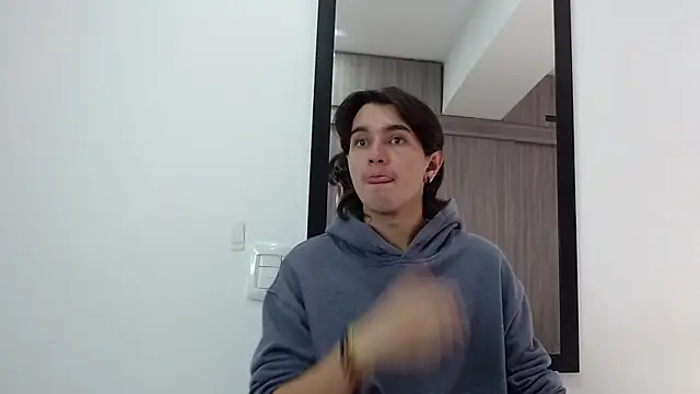 Snapshot of alex_connorr chatting on 02/26/25, 03:19 alex connorr online show from 02/26/25, 03:19