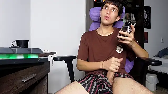 Snapshot of alex_connorr chatting on 10/09/25, 03:59 alex connorr online show from 10/09/25, 03:59