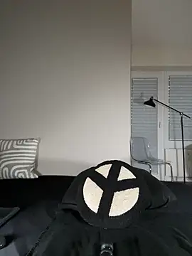 Lena Blom online show from 03/12/26, 05:30