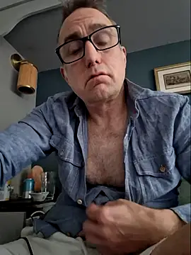 Snapshot of bibananaman chatting on 04/27/26, 12:03 bibananaman online show from 04/27/26, 12:03