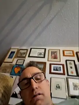 Snapshot of bibananaman chatting on 04/28/26, 03:55 bibananaman online show from 04/28/26, 03:55