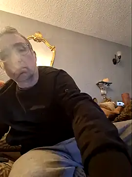 Snapshot of bibananaman chatting on 05/20/26, 03:34 bibananaman online show from 05/20/26, 03:34