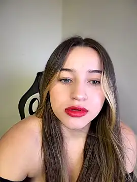 Snapshot of Sophie_spencer1 chatting on 06/21/26, 04:04 Sophie spencer1 online show from 06/21/26, 04:04