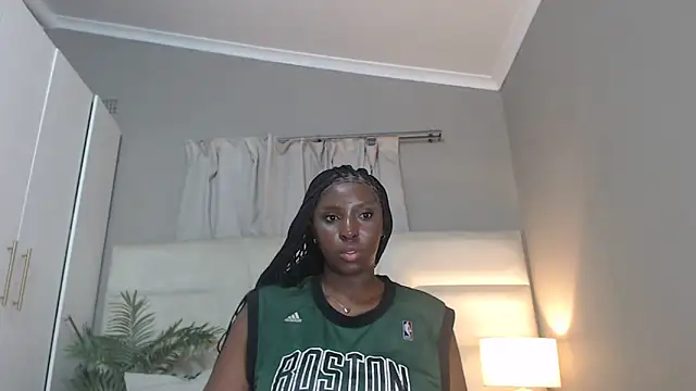 Snapshot of naughtyblackdolie chatting on 04/18/26, 08:09 naughtyblackdolie online show from 04/18/26, 08:09