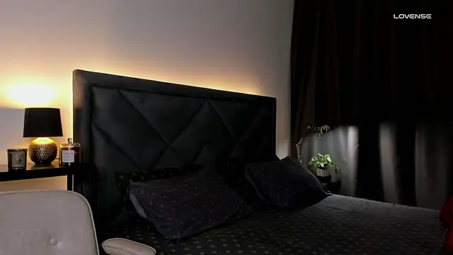 R a v e n online show from 05/15/26, 07:32