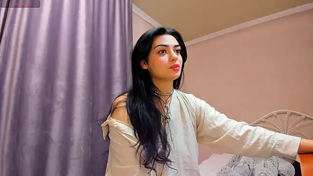 Snapshot of _cleopattra_ chatting on 12/06/24, 05:00 cleopattra online show from 12/06/24, 05:00